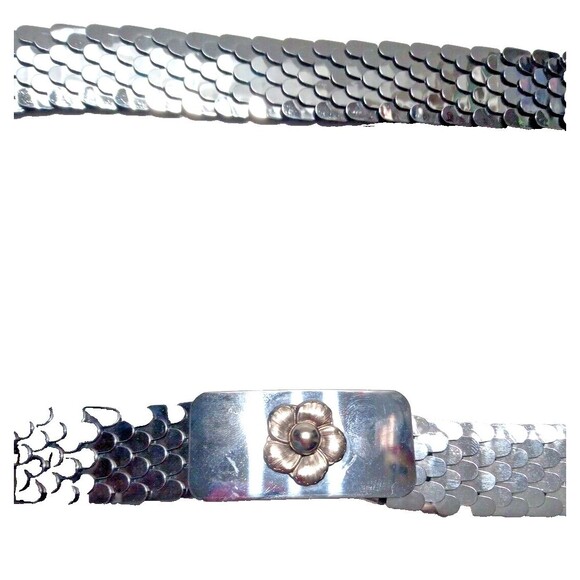 Silver Tone Stretch Belt Flower Plate Size Medium Hook & Eye Closure 34 Inch - Picture 2 of 7